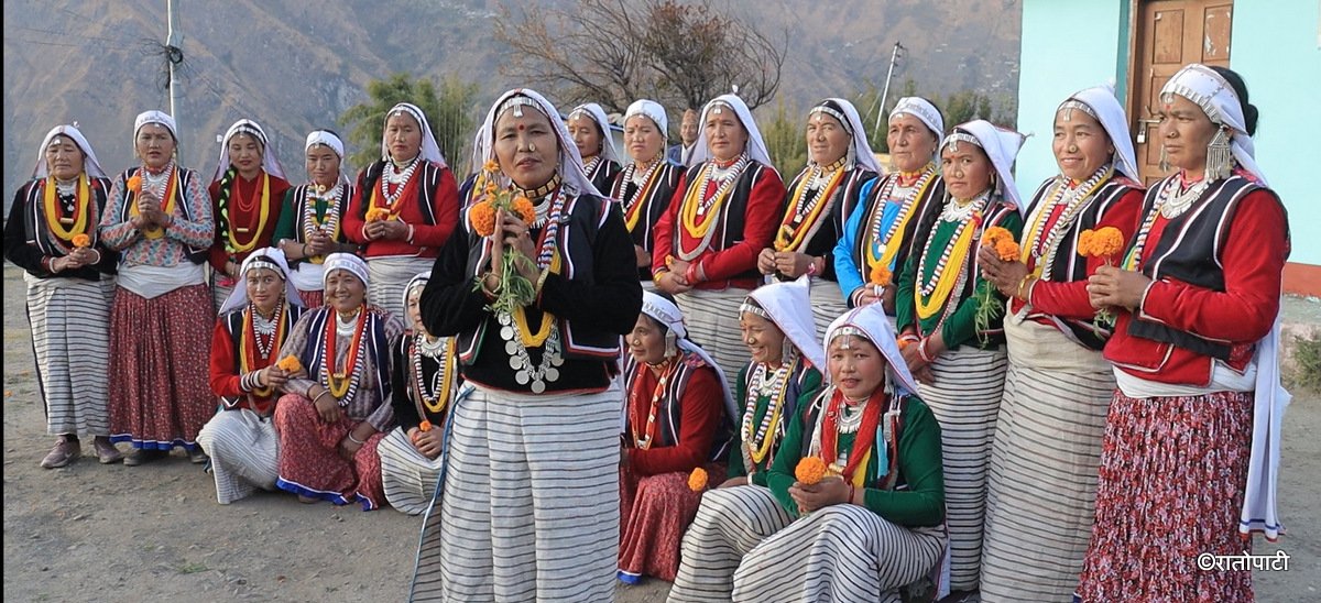 18-naupta mahila