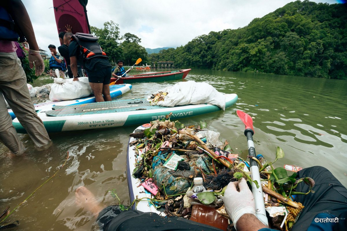 19-Phewa lake waste Managed_Nepal photo library18 (1)