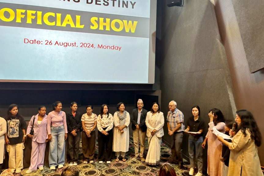 'गर्ल्स रिराइटिङ डेस्टिनी' को विशेष प्रदर्शनी