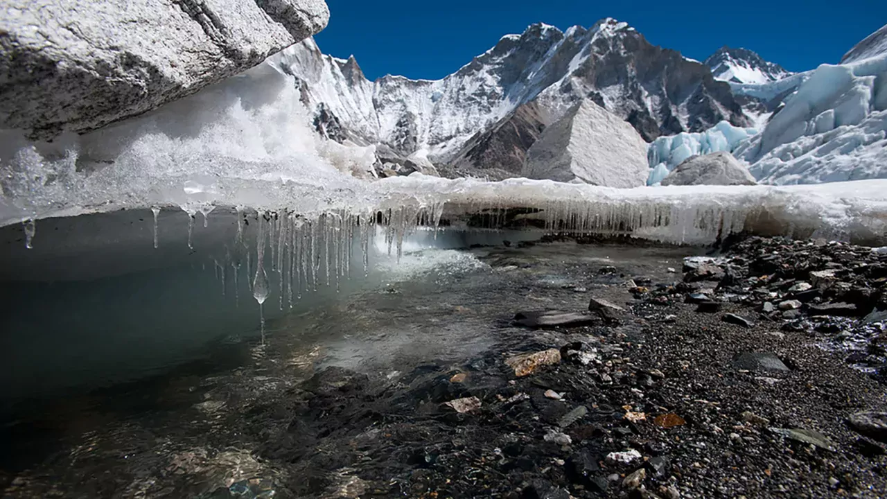 230620051319-02-climate-change-himalayan-glaciers-melt