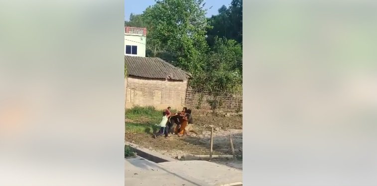 ‘अनटेस्ट’ मोटरसाइकल छोएको निहुँमा सिराहामा खुकुरी प्रहार, तीनजना पक्राउ