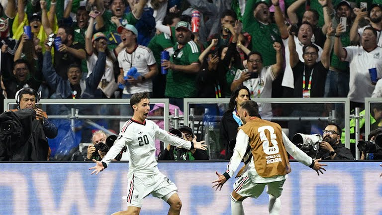 Mexico Leads Czech Republic 2-0 in FIFA World Cup 2026 Qualifier