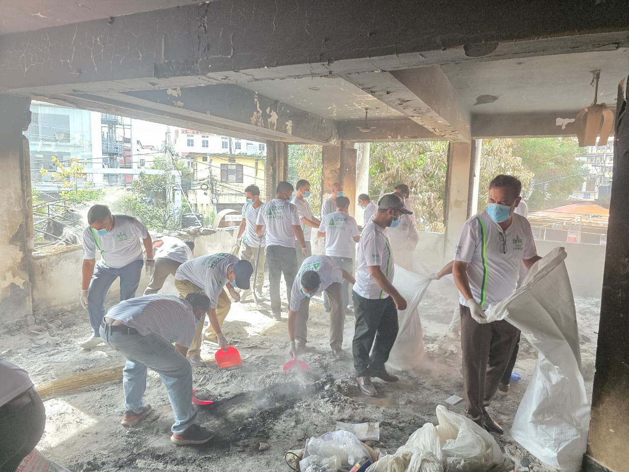  शिवम् सिमेन्टद्वारा जिल्ला प्रशासन कार्यालय काठमाडौँकाे सरसफाइ