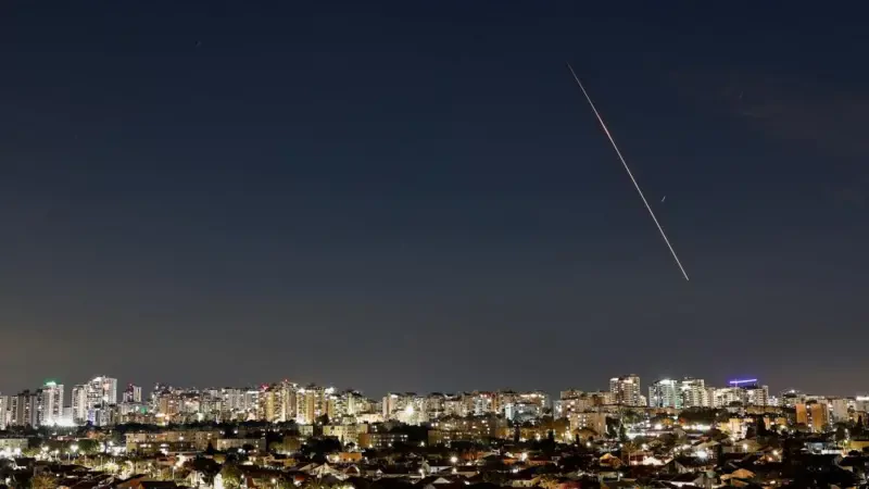 Israeli Military Confirms New Wave of Missile Attacks Launched from Iran