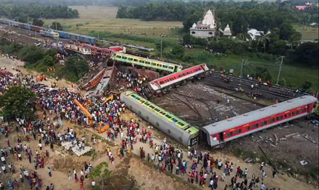 भारतीय रेल दुर्घटनामा मृत्यु हुनेको सङ्ख्या २८८ पुग्यो