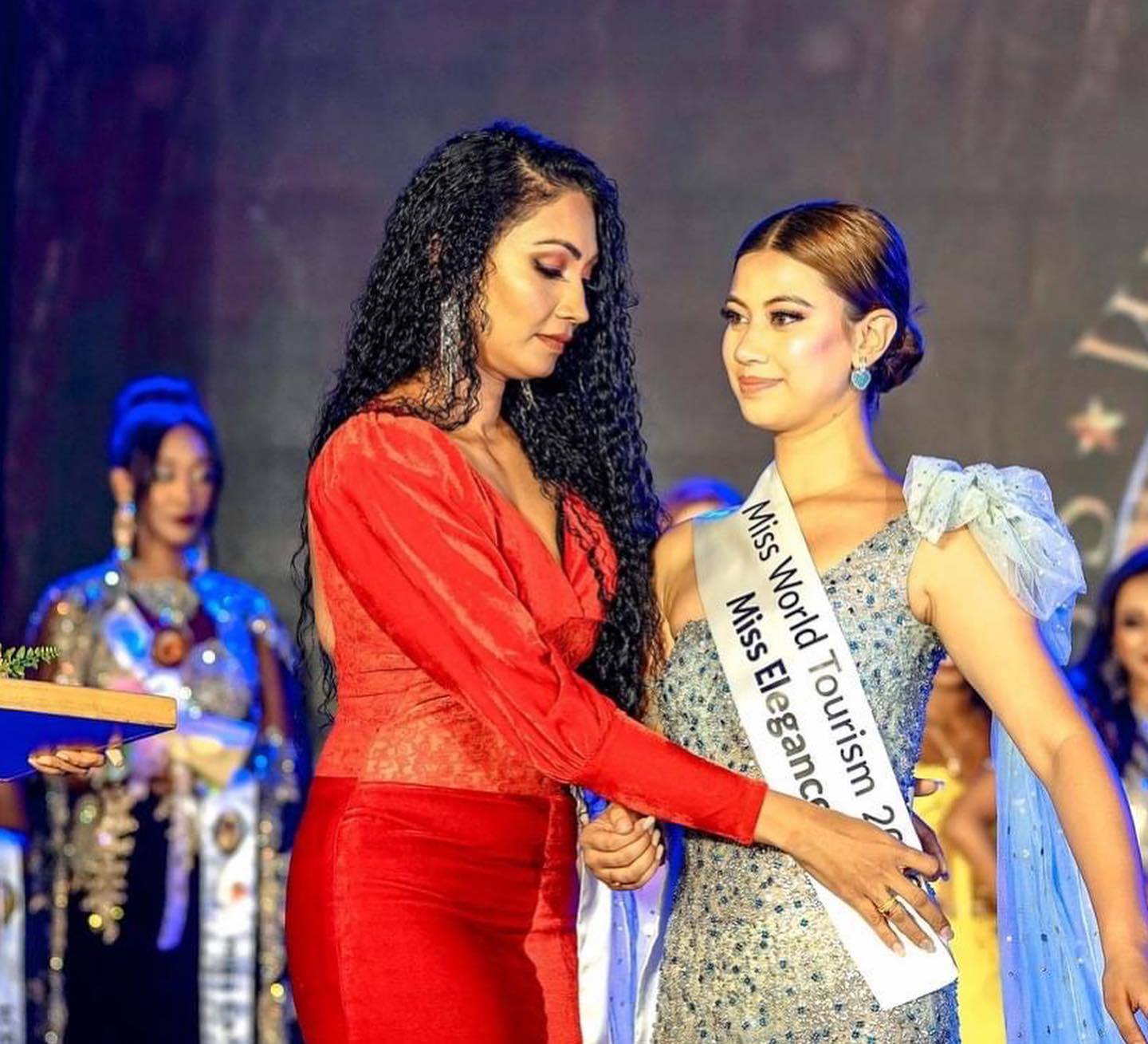 श्रीलङ्कामा सजिनालाई ‘मिस एलिगेन्स’को उपाधि