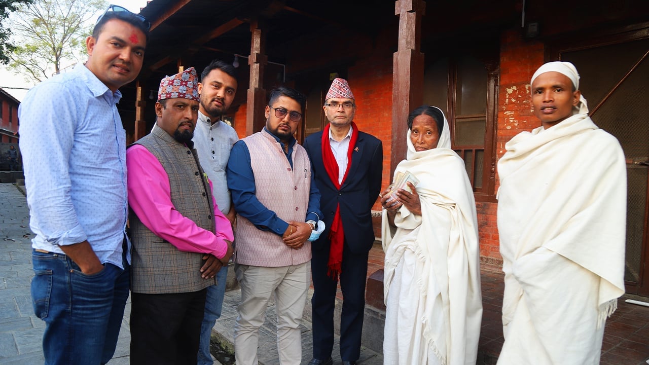 माइली राईलाई नुवाकोट–काठमाडौँ पत्रकार समाजको पहलमा तीन लाख रुपैयाँ सहयोग