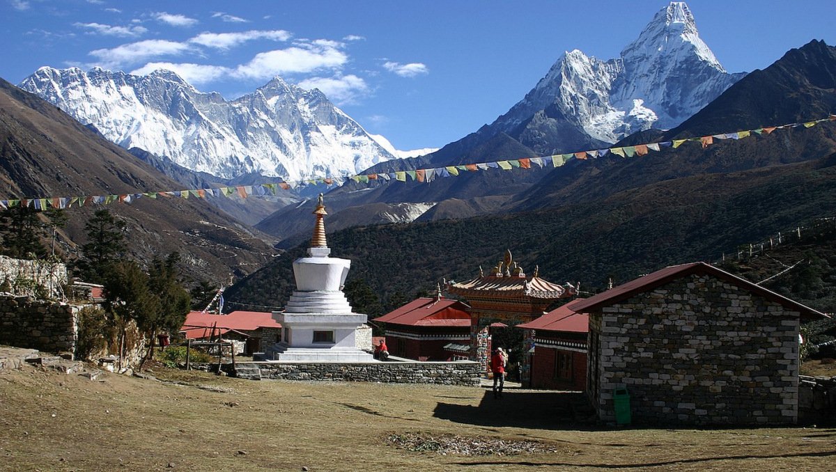 4-Everest_sbc_trekker_pic_3-1635071342
