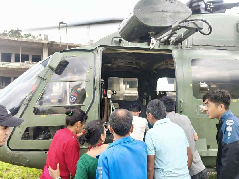   घर भत्किँदा घाइते भएका मोक्तानको हेलिकप्टरबाट उद्धार