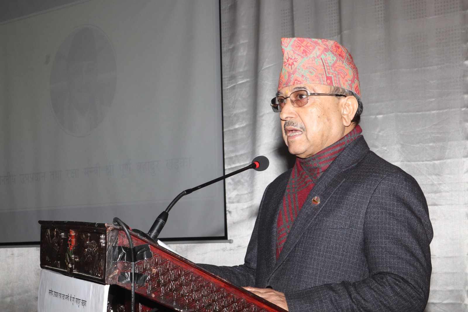 सरकार सञ्चालन गर्नेहरुले नेपाली जनतालाई शिरमा राखेर काम गर्नुपर्छः उपप्रधानमन्त्री खड्का