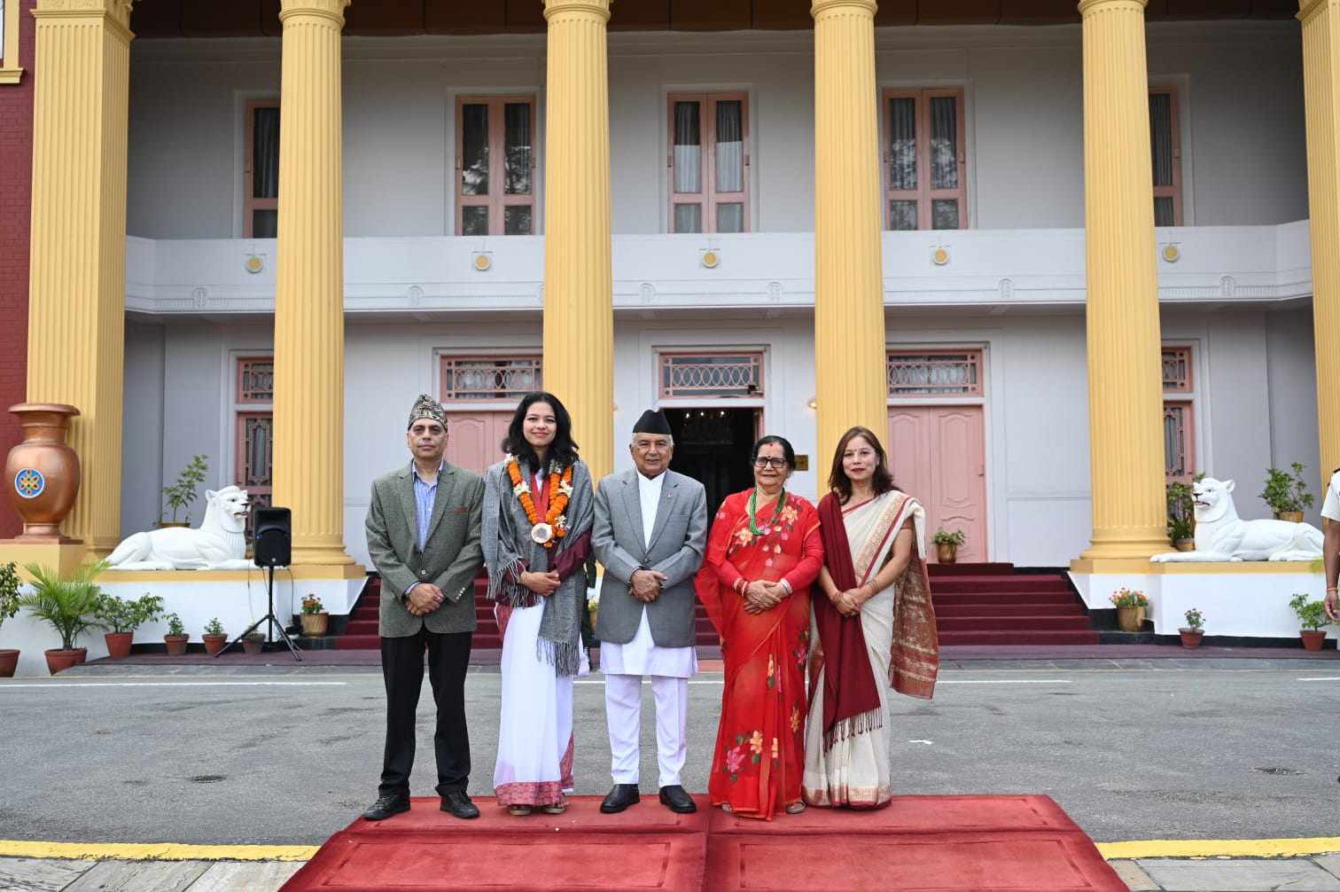 राष्ट्रपति पौडेलबाट पदक विजेता पलेशालाई सम्मान, स्वागतमा सेनाको टुकडीको मंगलधुन