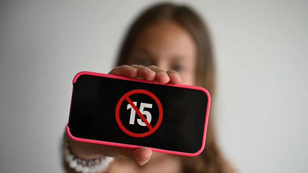 France Bans Social Media for Children Under 15