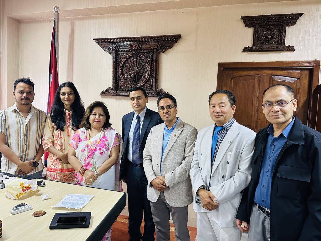 एनआरएनएको एकता महाधिवेशनका लागि परराष्ट्रमन्त्रीलाई निम्तापत्र हस्तान्तरण
