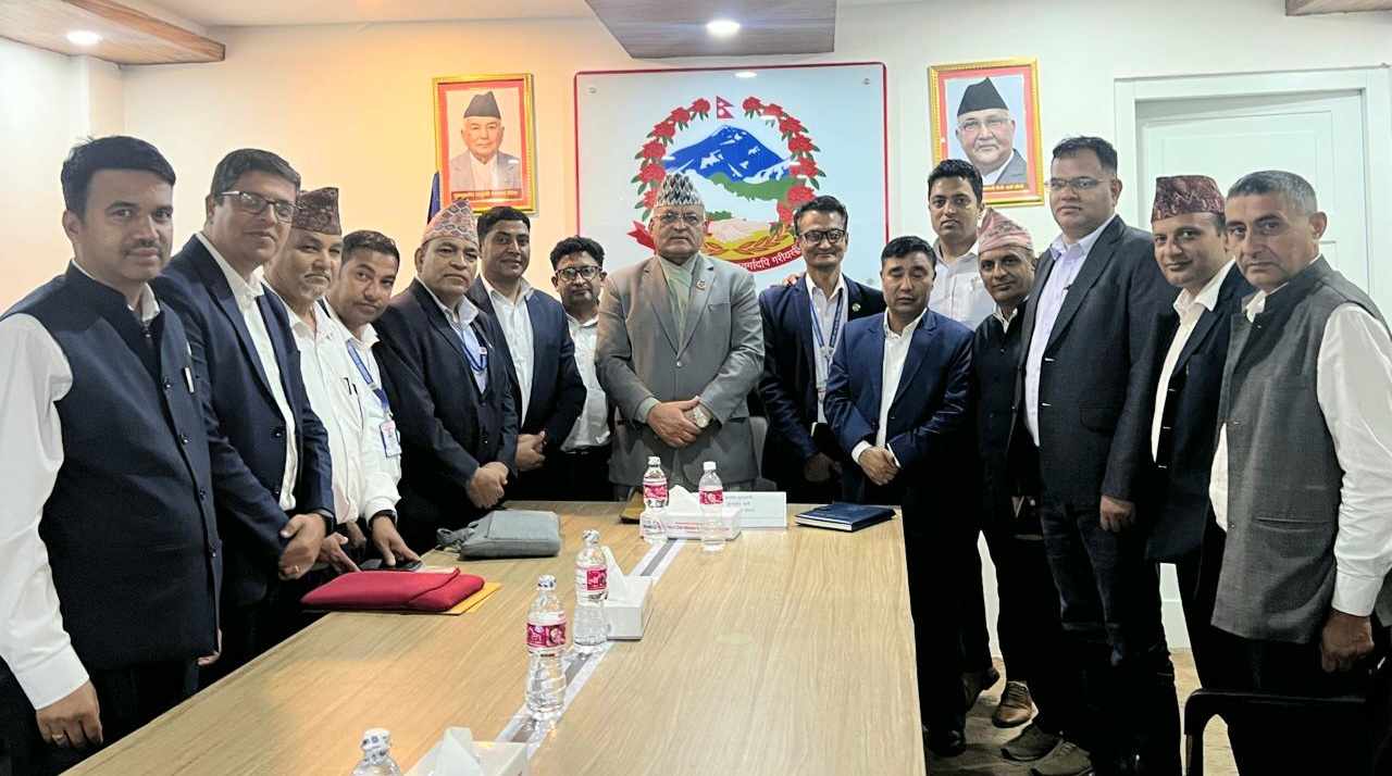 मुख्यमन्त्रीलाई कर्मचारीले सम्झाए प्रदेशको क्षेत्राधिकार, कर्मचारीलाई विभिन्न सुविधा माग
