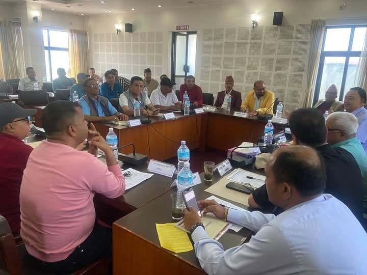 सार्वजनिक यातायात बचाउ आन्दोलनमा ट्रक व्यवसायी सहभागी हुने
