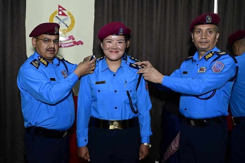 प्रहरी नायव निरीक्षक कुन्जाङ छोपेल शेर्पा दर्ज्यानी चिन्हद्वारा सुशोभित