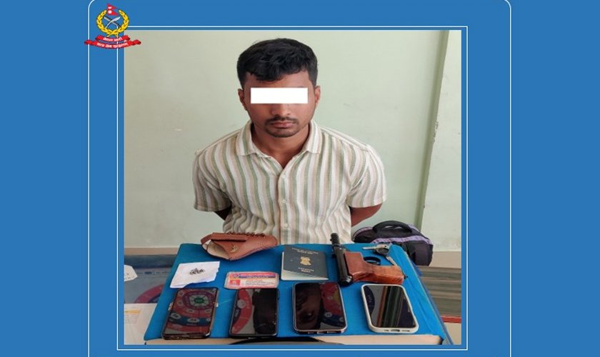 झापामा भारतीय नागरिक पेस्तोलसहित पक्राउ