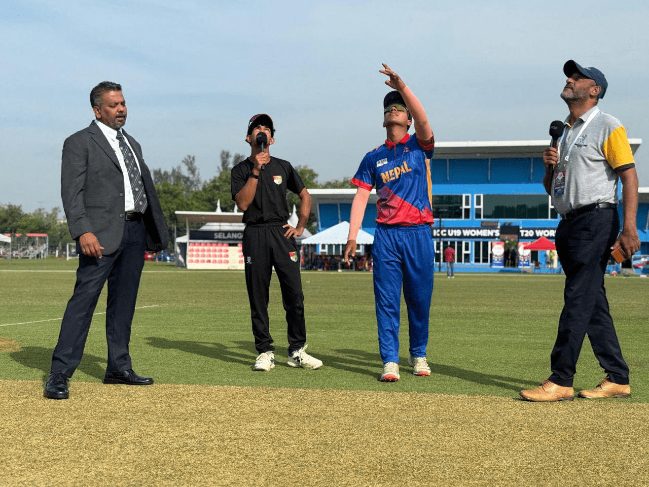   टस हारेर नेपालले पहिले बलिङ गर्ने