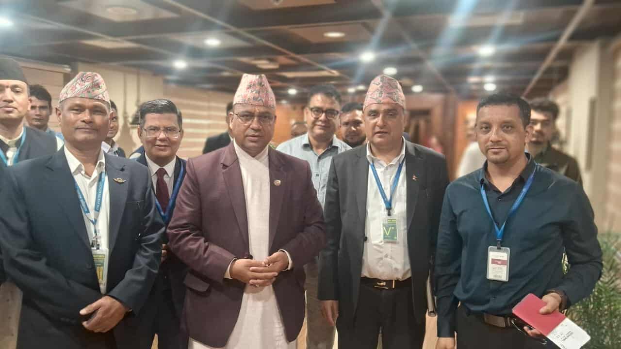   पर्यटनमन्त्री पाण्डे फ्रान्स प्रस्थान