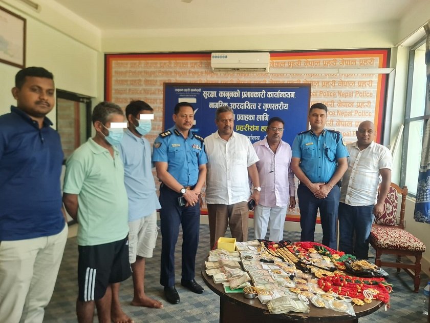 भारतमा चोरेर नेपाल फर्किएका २ जना पक्राउ, सामान किन्ने पनि फसे
