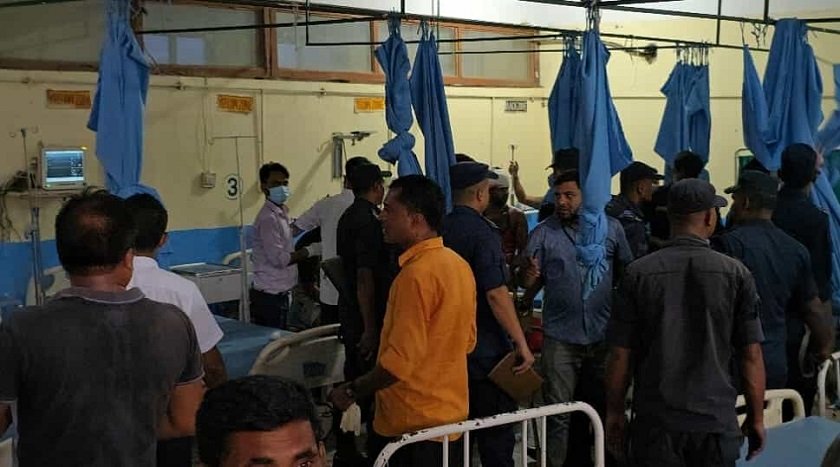   सिराहा कारागार झडपका घाइतेलाई थप उपचारका लागि काठमाडौँ  पठायो