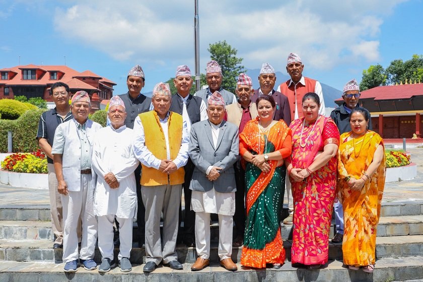   राष्ट्रपति पौडेलसँग ज्येष्ठ राष्ट्रिय नागरिक महासङ्घका प्रतिनिधि मण्डलद्वारा भेट