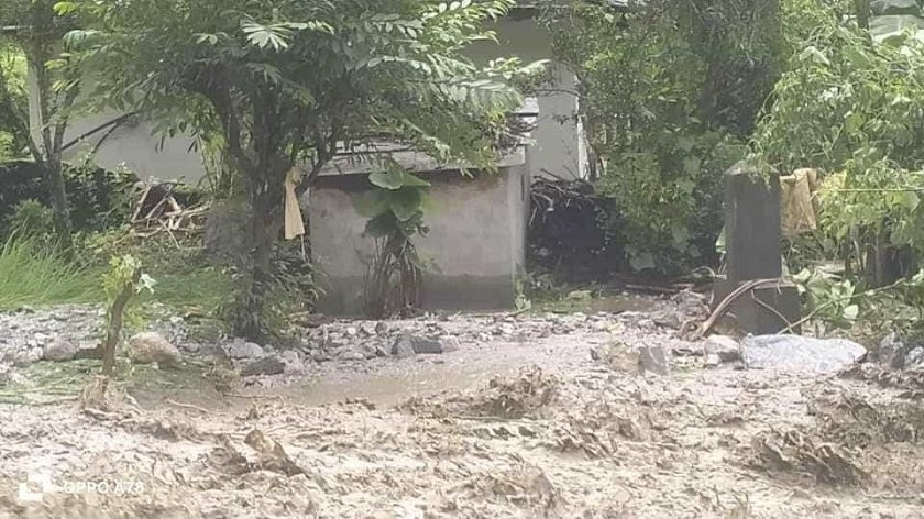  बझाङको बुंगलमा बाढी–पहिरोले घर, घट्ट र कुलो बगायो