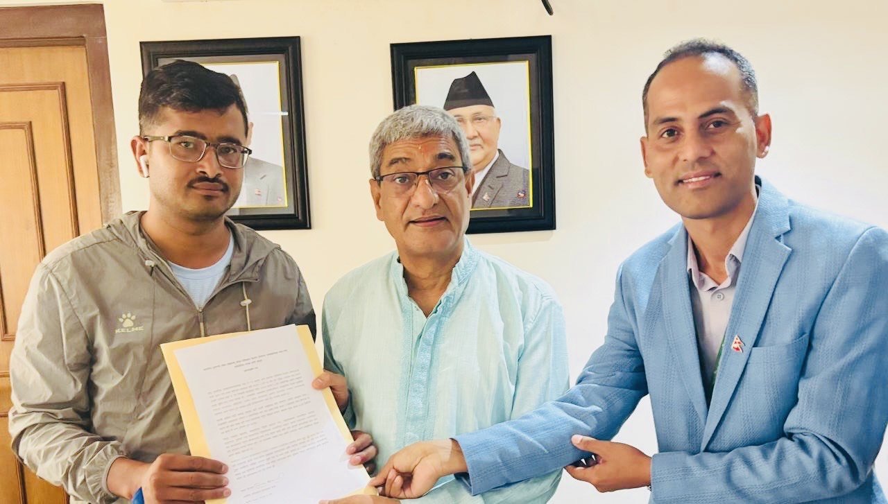   सञ्चार उद्यमी हेमराज धितालका हत्यारालाई कारबाहीको माग गर्दै गृहमन्त्रीको ध्यानाकर्षण