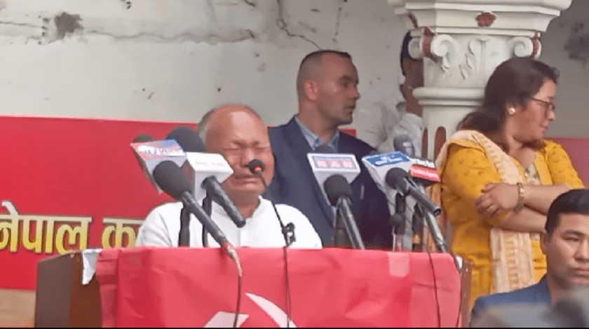   सहिदलाई पनि विभेद गरिएको भन्दै माओवादी कार्यकर्ता प्रचण्डकै अगाडि धुरुधुरु रोए