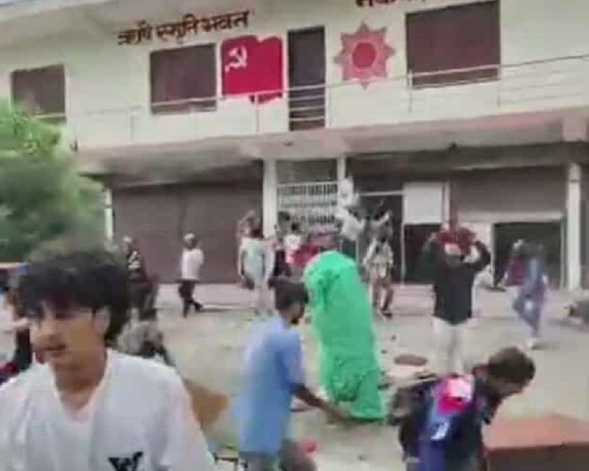   एमाले सुर्खेतको पार्टी कार्यालय तोडफोड