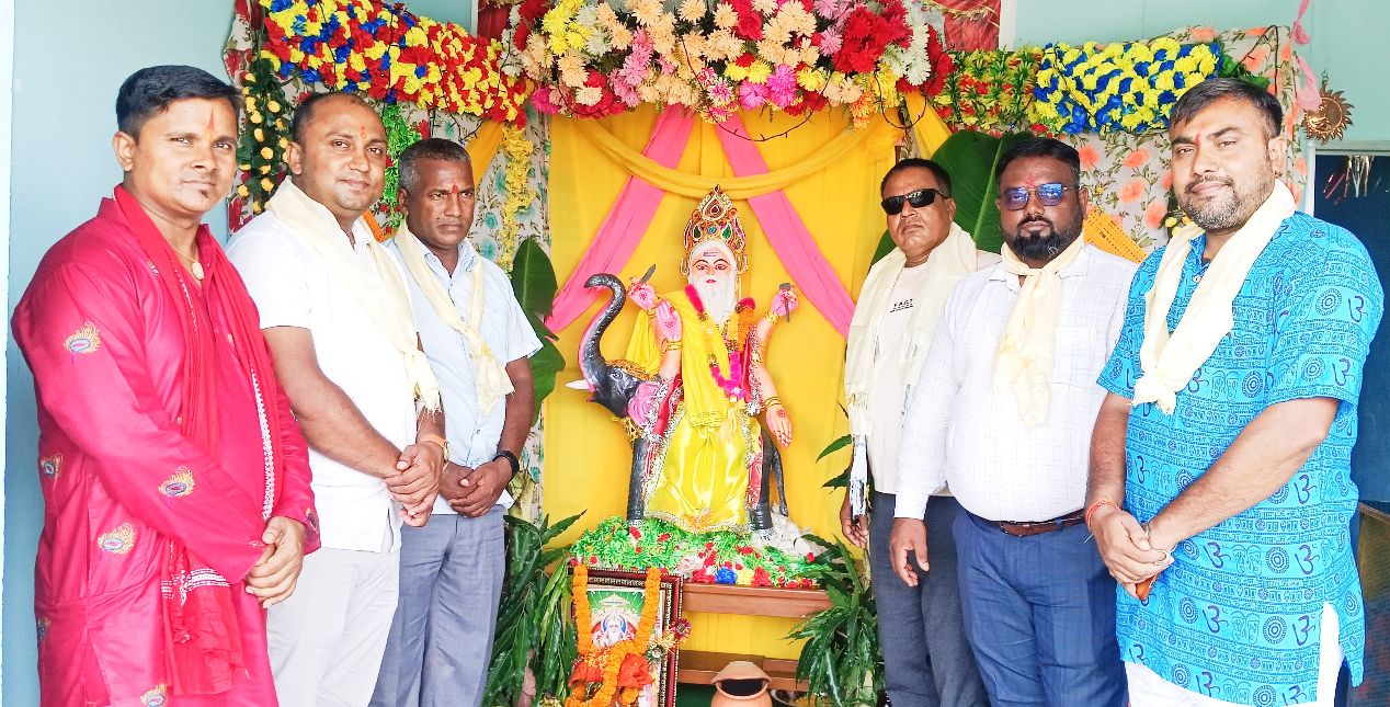   जनकपुरधाममा उल्लासमय बन्न सकेन विश्वकर्मा पूजा