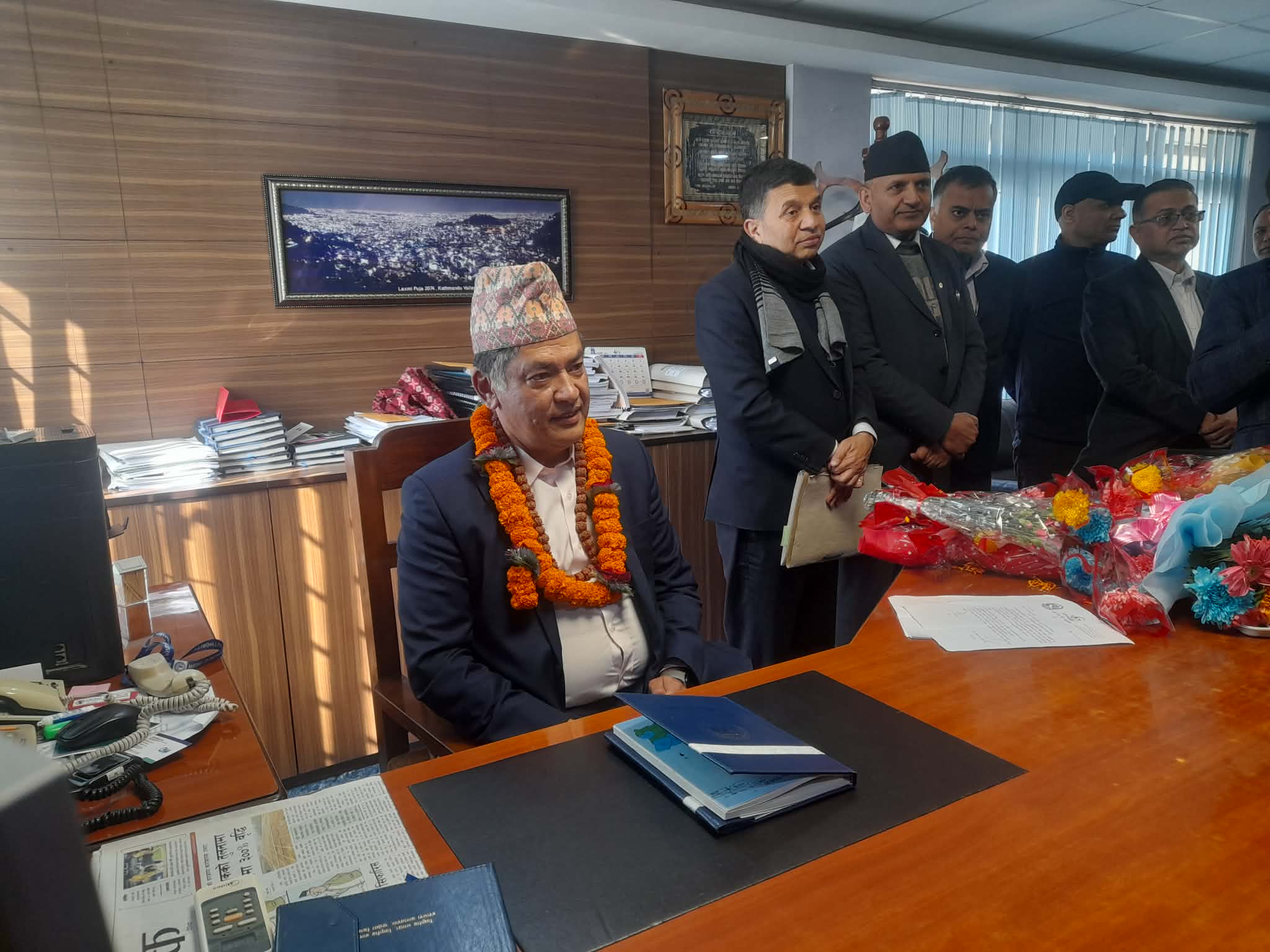   प्राधिकरणमा हाजिर भए हितेन्द्रदेव शाक्य, दुहबी सबस्टेसनको पार्टपुर्जा किन्ने पहिलो निर्णय