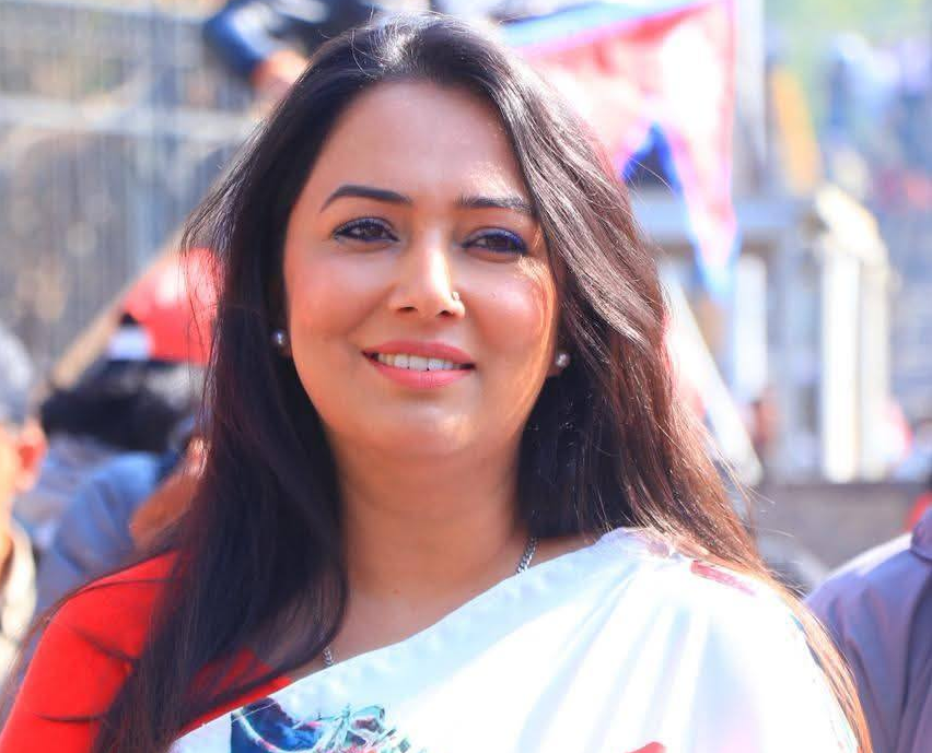   देशलाई एउटै राष्ट्रिय सूत्रमा बाँध्ने शक्ति राजसंस्था मात्रै हो : खुश्बु ओली