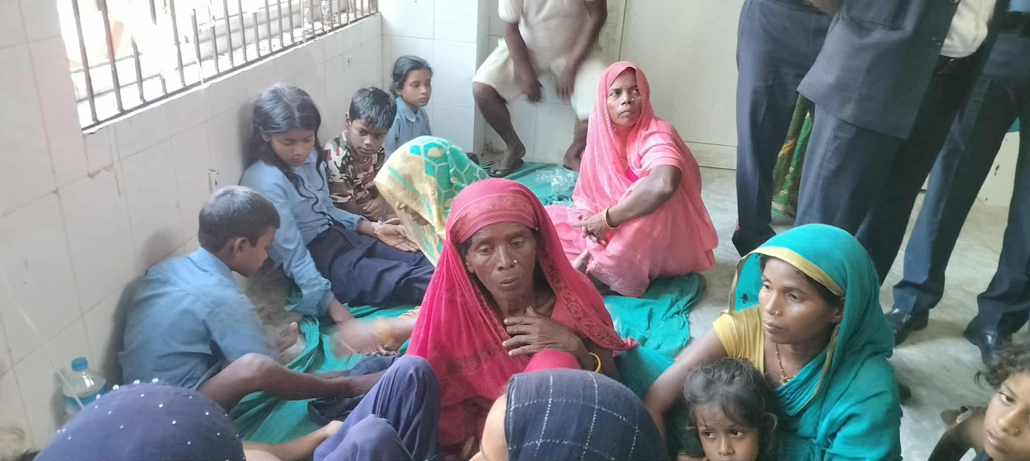 विद्यालयमा दिवा खाजा खाएपछि एक सयभन्दा बढी विद्यार्थी अस्पताल भर्ना