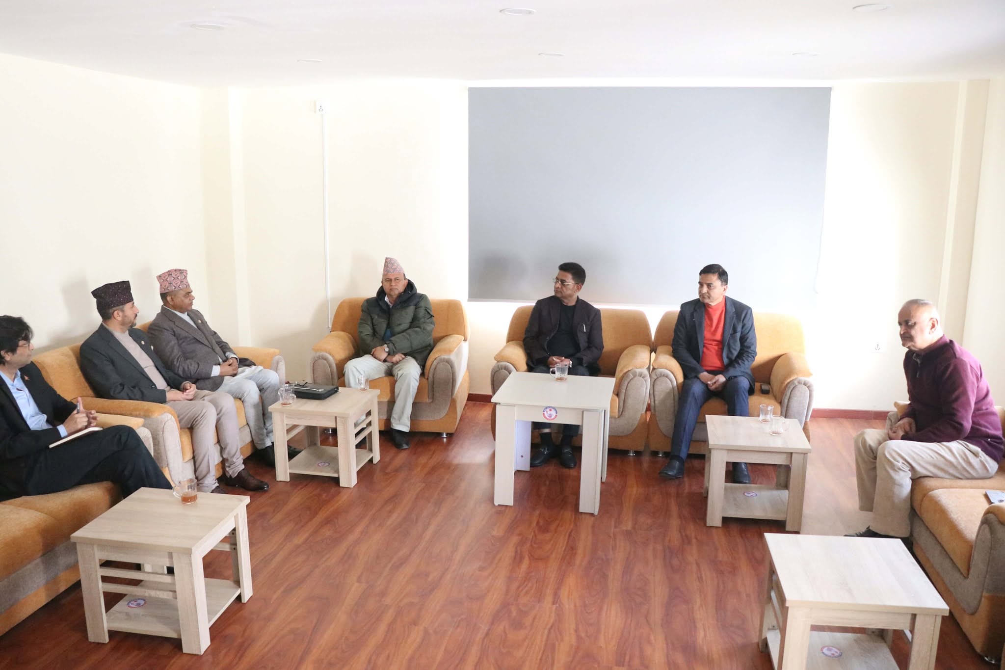   राजनीति दललाई निषेध गरेर निर्वाचनको वातावरण बन्न सक्दैनः एमाले