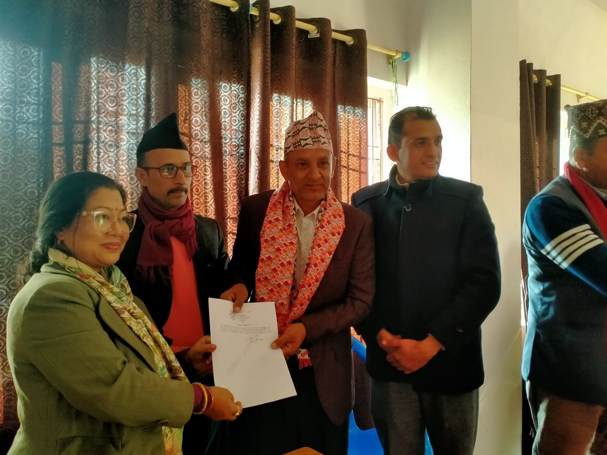 नेकपाका सापकाेटाले गराए उम्मेदवारी दर्ता
