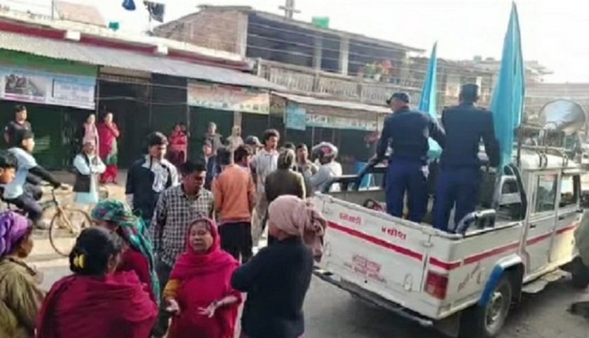  सल्यानमा रास्वपाको प्रचारमा प्रयोग भएको गाडीमा मदिरा र खाद्यान्न फेला