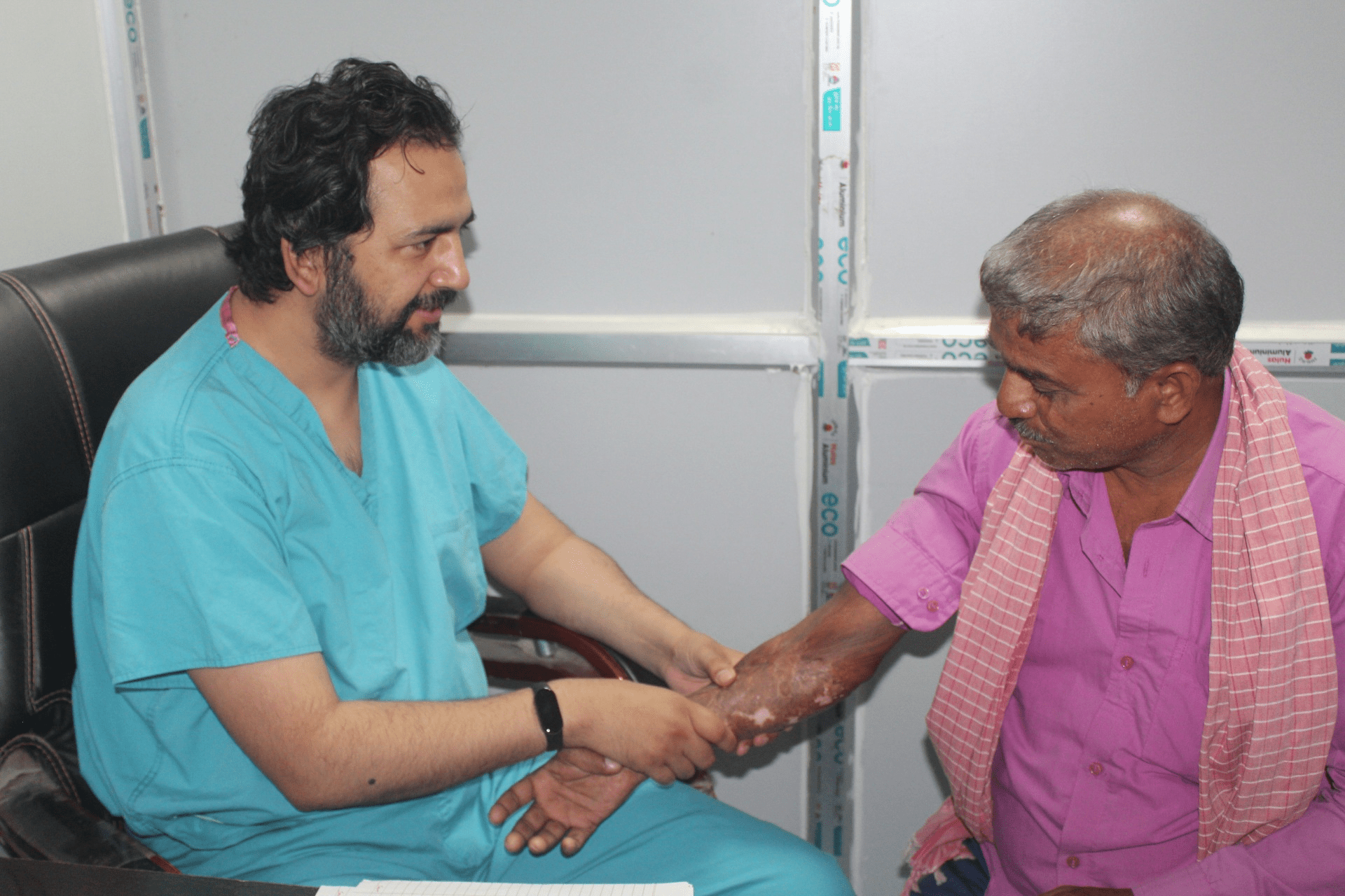 ‘नबिल निःशुल्क जलन शिविर’ मा १५० जनाले लिए सेवा