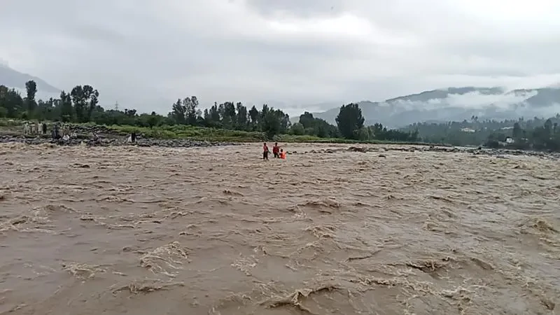   ‘क्लाउड ब्रष्ट’को घटनामा पाकिस्तान प्रशासित कश्मीरमा आठ जनाको मृत्यु