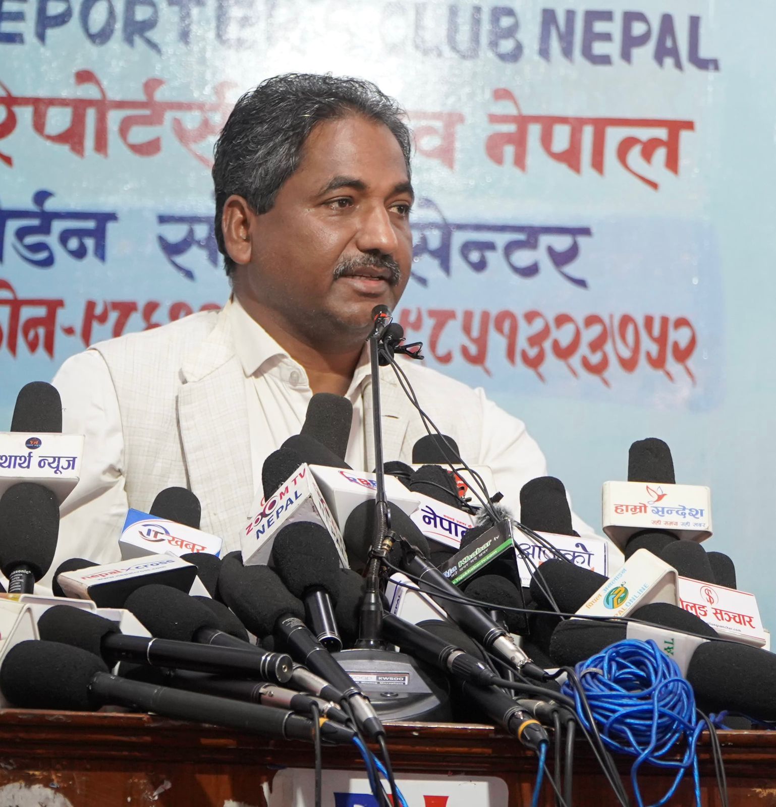 ओली र देउवा नक्कली गणतन्त्रवादी हुन् : प्रभु साह