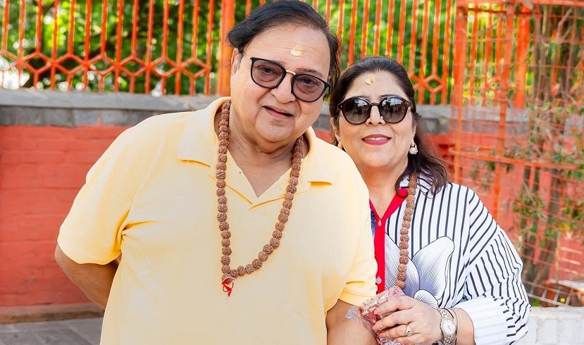 Bollywood Actor Rakesh Bedi Visits Pashupatinath Temple in Kathmandu