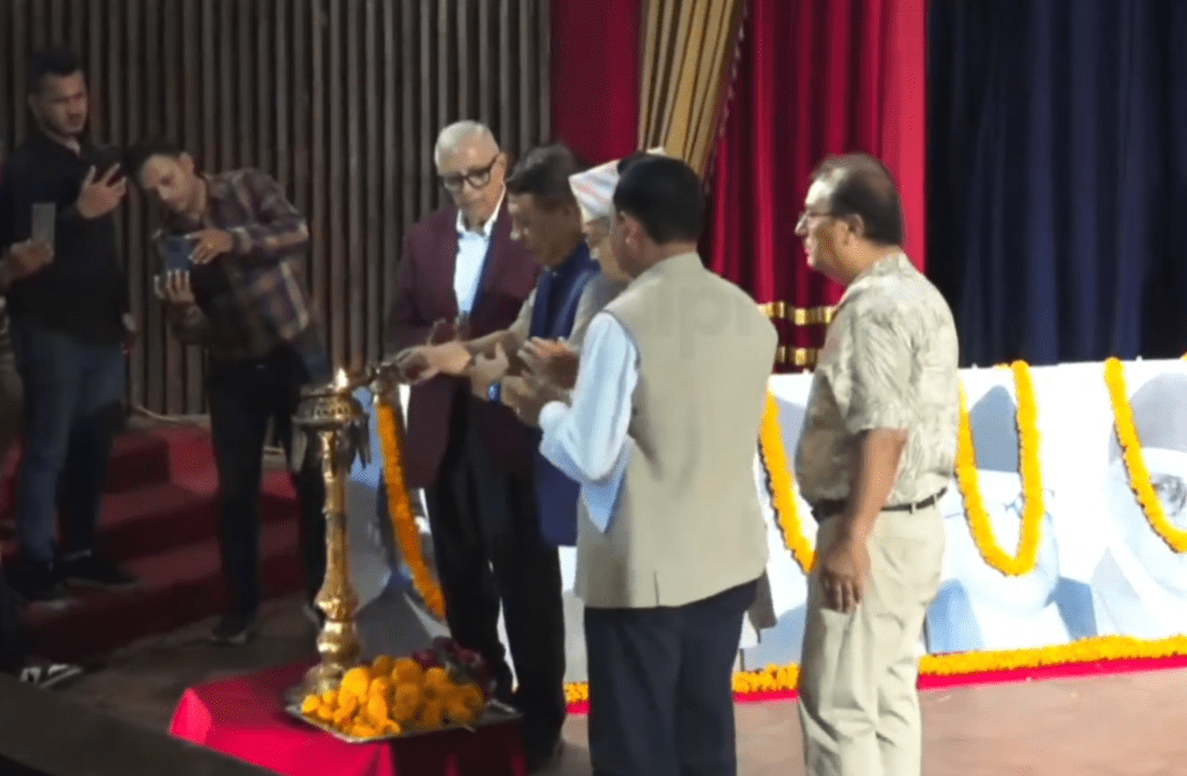 तीन नेताले संयुक्त रूपमा पानसमा बत्ती बालेर सुरु भयो कांग्रेस इतर समूहको कार्यक्रम