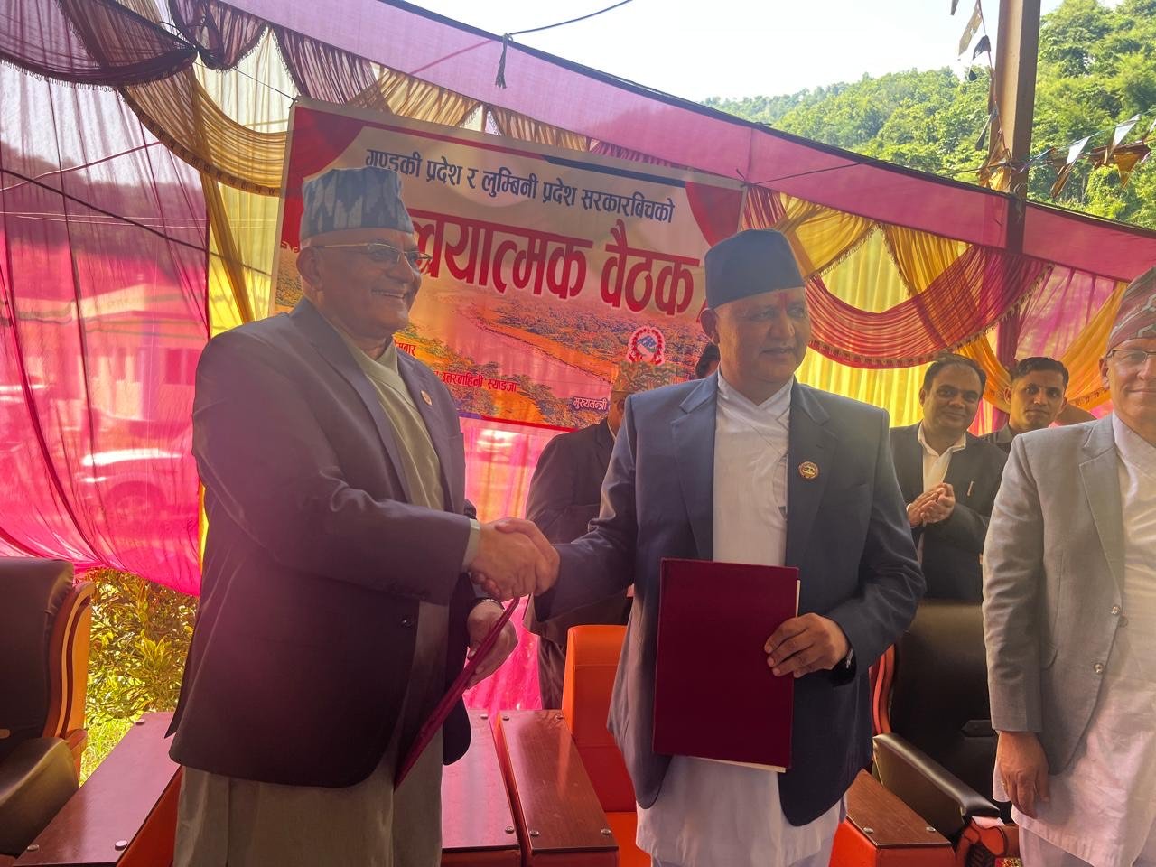   गण्डकी र लुम्बिनी प्रदेशको संयुक्त बैठकले गर्‍यो ९ बुँदे निर्णय
