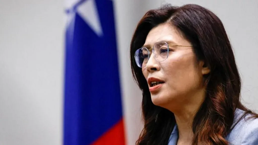 KMT Leader Cheng Li-wun Visits China in Rare Diplomatic Move