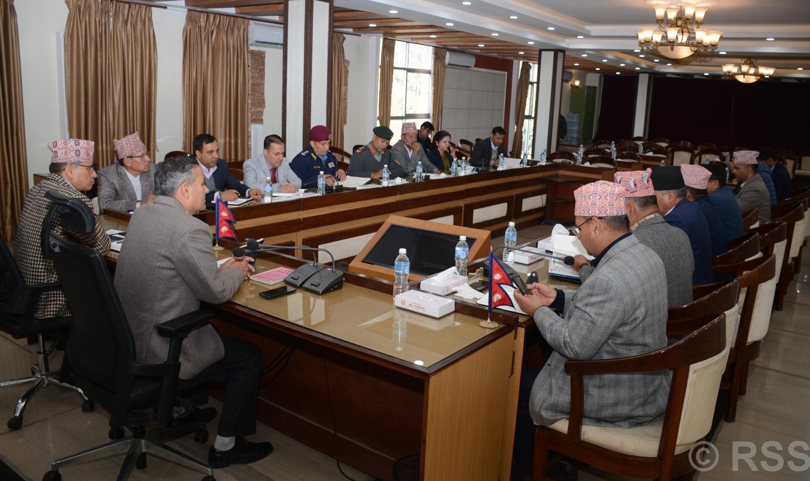   फागुन २१ को निर्वाचन भयरहित बनाउन गृहमन्त्रीको निर्देशन