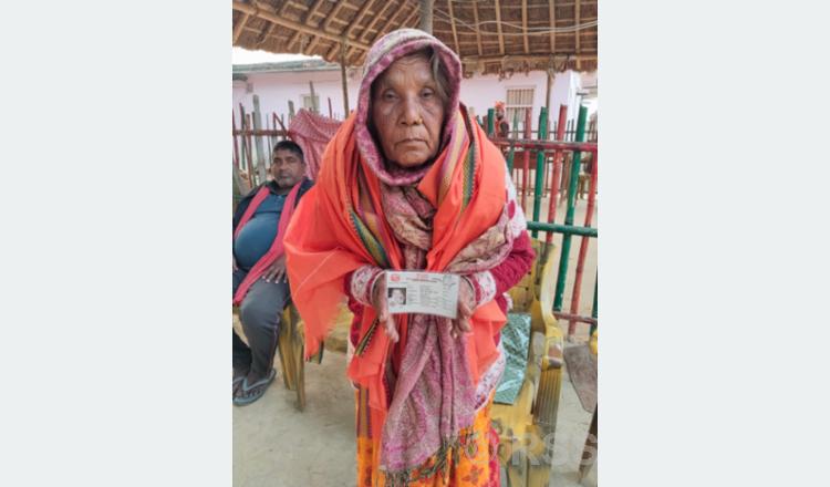 ७८ वर्षका उमेरमा नागरिकता पाएपछि कपलेश्वरीले भनिन्, ‘अब ढुक्कले मर्छु’