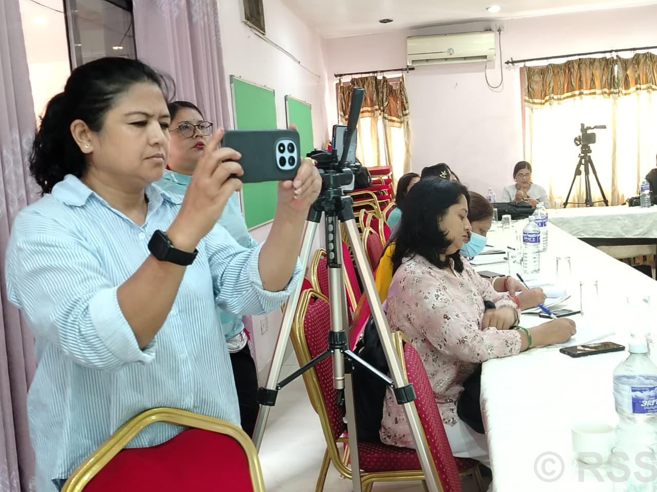 हानि तथा क्षतिका विषयमा संवेदनशील ढङ्गले समाचार सम्प्रेषण गर्नुपर्नेमा जाेड