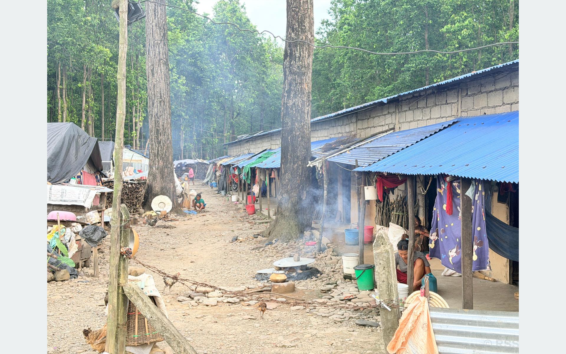 18 Families Displaced by Landslide Live in Temporary Camp for Five Years