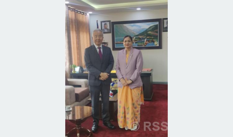   स्वास्थ्यमन्त्री मेहतासँग नेपालका लागि जापानका राजदूत मायदा तोरूको शिष्टाचार भेट