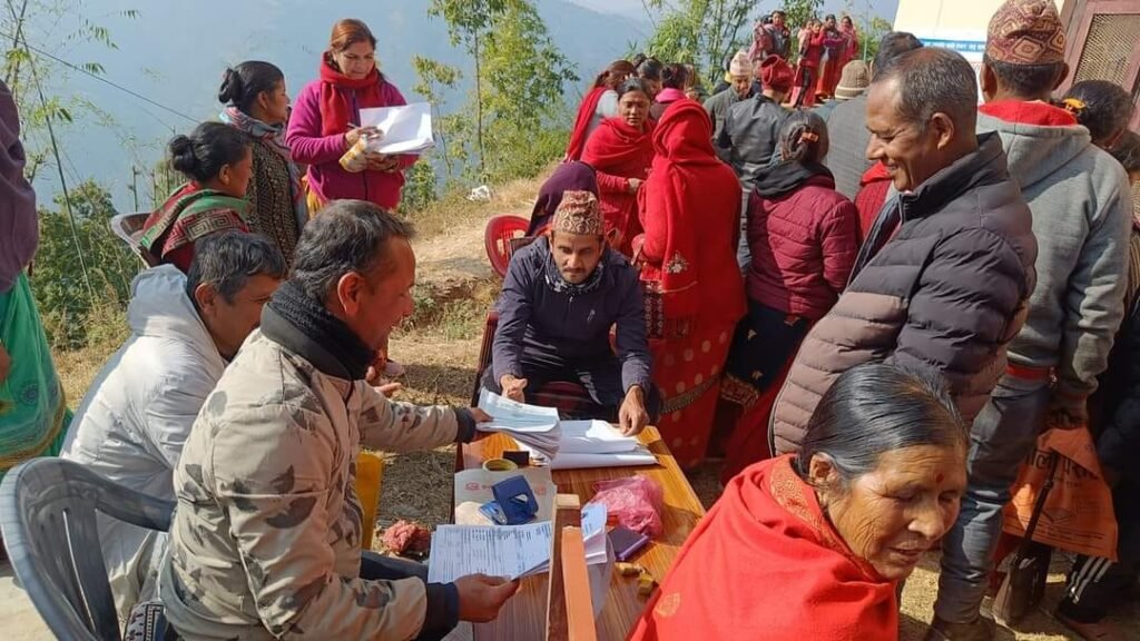 गाउँटोलमै पुगेर सेवा दिँदै दरबार गाउँपाालिका